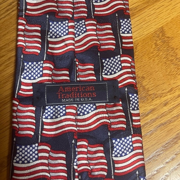 America Traditions Patriotic American Flag Tie - Picture 2 of 3